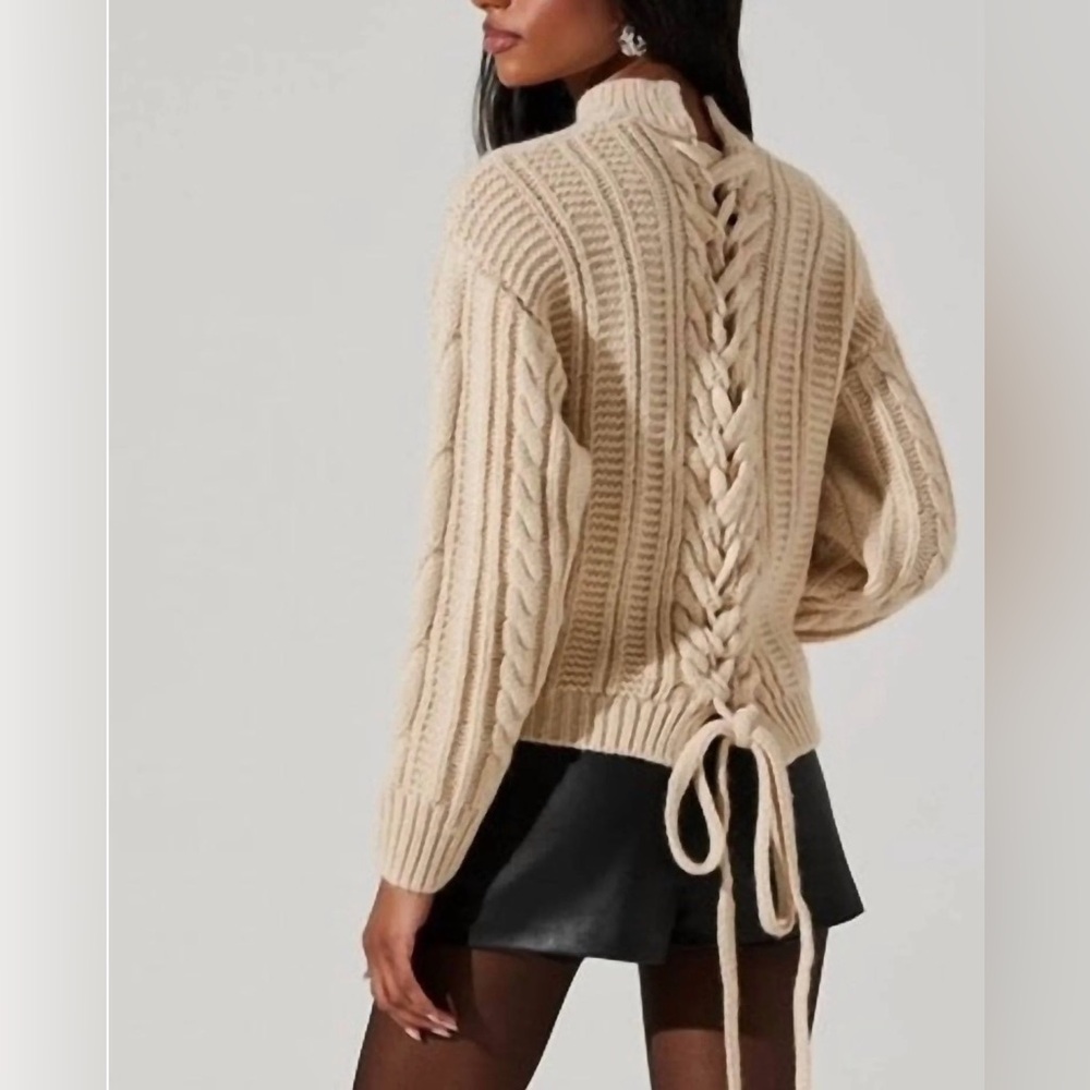 Astr the Label (XS) NWOT Tie-Back Laverne Fisherman Cable-Knit Sweater in Cream
